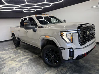 2026 GMC Sierra 2500HD AT4 Crew Cab Medium Bed - miniatura 6