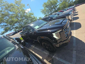 2026 GMC Sierra 2500HD AT4 Crew Cab Medium Bed - miniatura 4