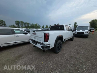 2026 GMC Sierra 2500HD AT4 Crew Cab Medium Bed - miniatura 3