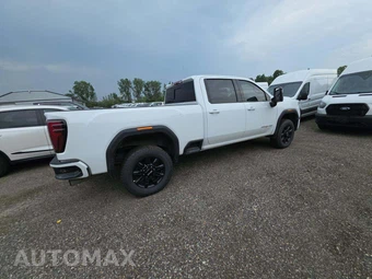 2026 GMC Sierra 2500HD AT4 Crew Cab Medium Bed - miniatura 4