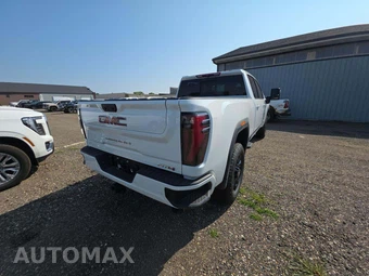 2026 GMC Sierra 2500HD AT4 Crew Cab Medium Bed - miniatura 3
