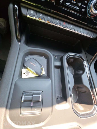 2026 GMC Sierra 2500HD AT4 Crew Cab Medium Bed - miniatura 8