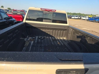 2026 GMC Sierra 2500HD AT4 Crew Cab Medium Bed - miniatura 16