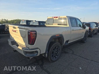 2026 GMC Sierra 2500HD AT4 Crew Cab Medium Bed - miniatura 4