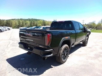 2026 GMC Sierra 2500HD AT4 Crew Cab Medium Bed - miniatura 5