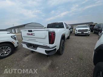 2026 GMC Sierra 2500HD AT4 Crew Cab Medium Bed - miniatura 3