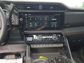 2026 GMC Sierra 2500HD AT4 Crew Cab Medium Bed - miniatura 10