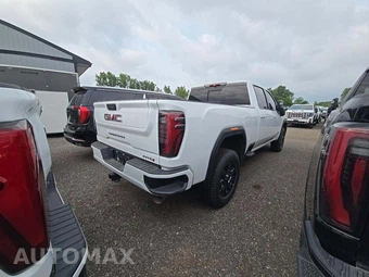 2026 GMC Sierra 2500HD AT4 Crew Cab Medium Bed - miniatura 3