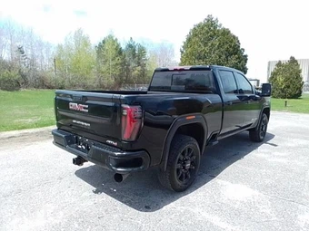 2026 GMC Sierra 2500HD AT4 Crew Cab Medium Bed - miniatura 5
