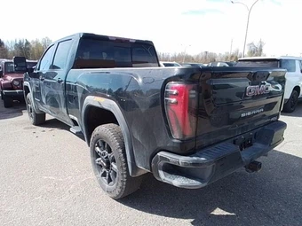 2026 GMC Sierra 2500HD AT4 Crew Cab Medium Bed - miniatura 2