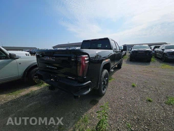 2026 GMC Sierra 2500HD AT4 Crew Cab Medium Bed - miniatura 3