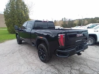 2026 GMC Sierra 2500HD AT4 Crew Cab Medium Bed - miniatura 2
