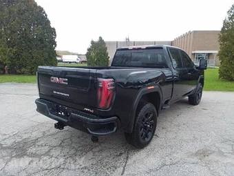 2026 GMC Sierra 2500HD AT4 Crew Cab Medium Bed - miniatura 5
