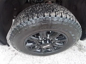 2026 GMC Sierra 2500HD AT4 Crew Cab Medium Bed - miniatura 9