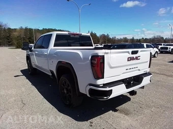 2026 GMC Sierra 2500HD AT4 Crew Cab Medium Bed - miniatura 2
