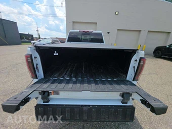 2026 GMC Sierra 2500HD AT4 Crew Cab Medium Bed - miniatura 14