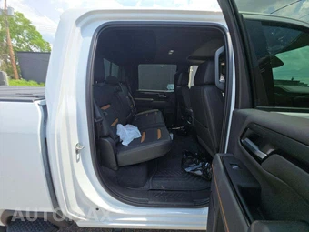 2026 GMC Sierra 2500HD AT4 Crew Cab Medium Bed - miniatura 16