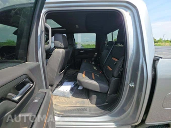 2026 GMC Sierra 2500HD AT4 Crew Cab Medium Bed - miniatura 13