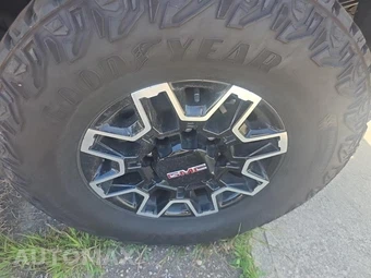 2026 GMC Sierra 2500HD AT4X Crew Cab Medium Bed - miniatura 11
