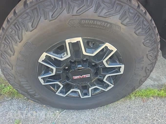 2026 GMC Sierra 2500HD AT4X Crew Cab Medium Bed - miniatura 8