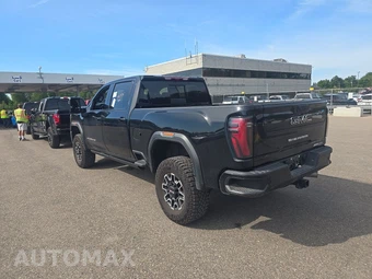 2026 GMC Sierra 2500HD AT4X Crew Cab Medium Bed - miniatura 6