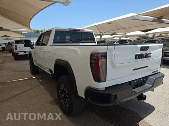 2026 GMC Sierra 2500HD AT4X Crew Cab Medium Bed - miniatura 2