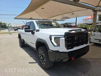 2026 GMC Sierra 2500HD AT4X Crew Cab Medium Bed - miniatura 4