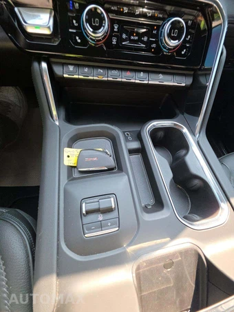 2026 GMC Sierra 2500HD Denali Crew Cab Medium Bed - miniatura 8