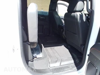 2026 GMC Sierra 3500HD AT4 Crew Cab Medium Bed - miniatura 11