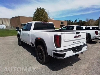 2026 GMC Sierra 3500HD AT4 Crew Cab Medium Bed - miniatura 2