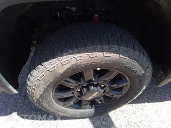 2026 GMC Sierra 3500HD AT4 Crew Cab Medium Bed - miniatura 9