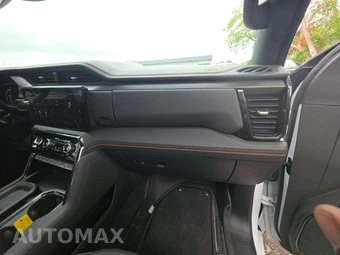 2026 GMC Sierra 3500HD AT4 Crew Cab Medium Bed - miniatura 19