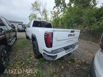 2026 GMC Sierra 3500HD AT4 Crew Cab Medium Bed - miniatura 2
