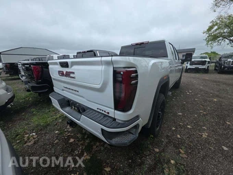 2026 GMC Sierra 3500HD AT4 Crew Cab Medium Bed - miniatura 3