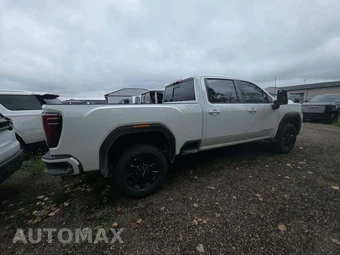 2026 GMC Sierra 3500HD AT4 Crew Cab Medium Bed - miniatura 4