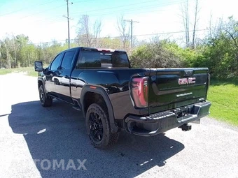 2026 GMC Sierra 3500HD AT4 Crew Cab Medium Bed - miniatura 2