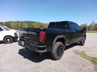 2026 GMC Sierra 3500HD AT4 Crew Cab Medium Bed - miniatura 5