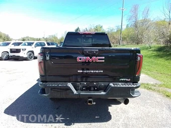 2026 GMC Sierra 3500HD AT4 Crew Cab Medium Bed - miniatura 8