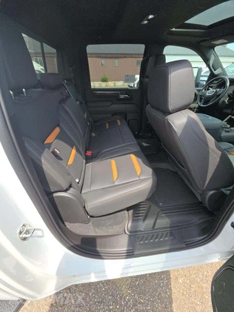 2026 GMC Sierra 3500HD AT4 Crew Cab Medium Bed - miniatura 16