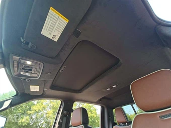 2026 GMC Sierra 3500HD Denali Ultimate Crew Cab Medium Bed - miniatura 8