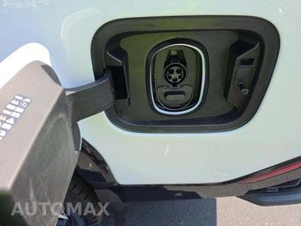 2026 GMC Sierra EV Denali Max Range Crew Cab Short Bed - miniatura 15