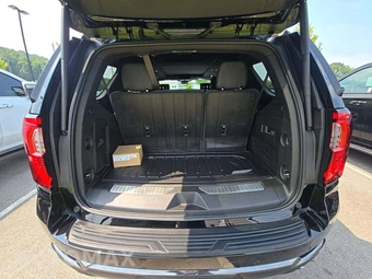 2026 GMC Yukon AT4 4SB - miniatura 12