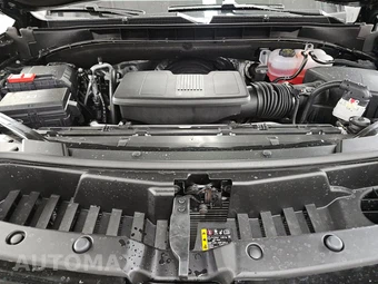 2026 GMC Yukon AT4 Ultimate 4SG - miniatura 16