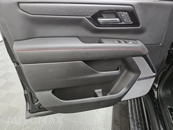2026 GMC Yukon AT4 Ultimate 4SG - miniatura 9