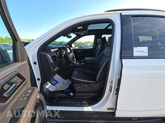 2026 GMC Yukon AT4 Ultimate 4SG - miniatura 3
