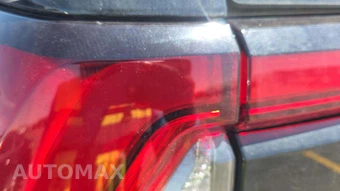 2026 GMC Yukon AT4 Ultimate 4SG - miniatura 31