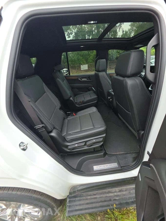 2026 GMC Yukon Denali 5SA - miniatura 17
