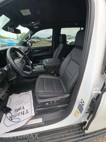 2026 GMC Yukon Denali 5SA - miniatura 6