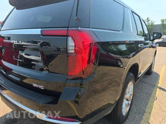 2026 GMC Yukon Denali 5SA - miniatura 4