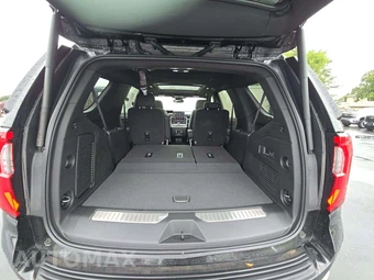 2026 GMC Yukon Denali 5SA - miniatura 12